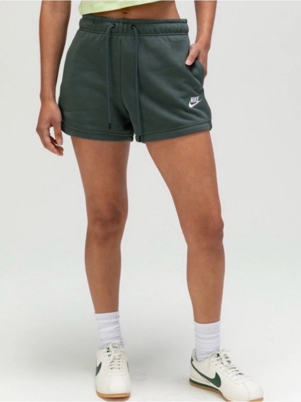 Nike Women's Medium Sportswear Club Shorts with Pockets In Vintage Green New